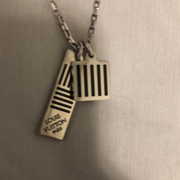 Louis Vuitton unisex necklace nice item - Picture 2 of 5